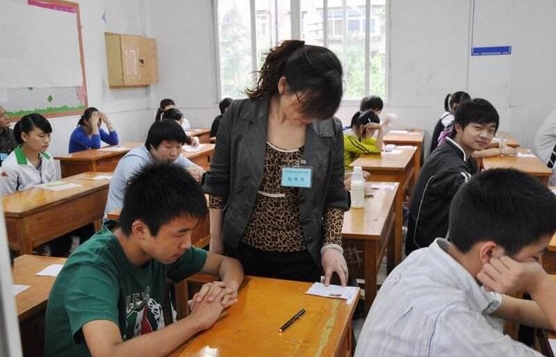 高考倒计时，防范替考从身份核验开始